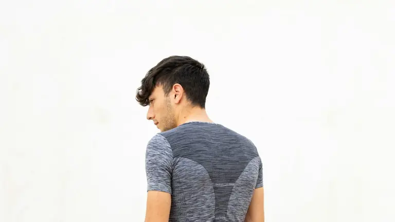 man in grey crew neck t-shirt